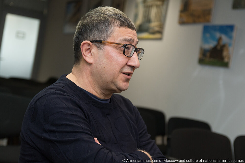 Юсуп Разыков в Армянском музее Москвы
