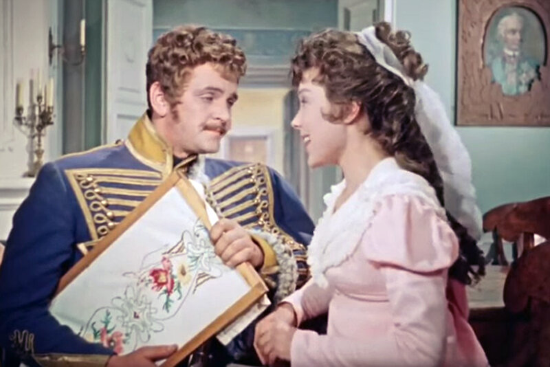 Кадр из фильма Эльдара Рязанова "Гусарская баллада"