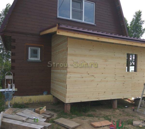 Обшиваю пристройку