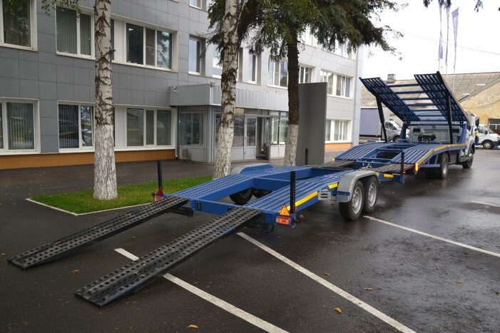 Эвакуатор-автовоз двухэтажный с прицепом