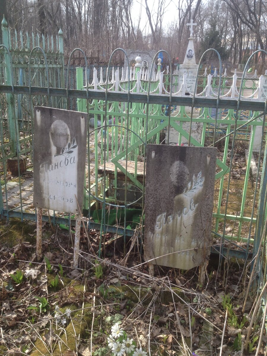 Жаль конечно что фото не сохраняются. Но сюда кто-то ходит, до сих пор