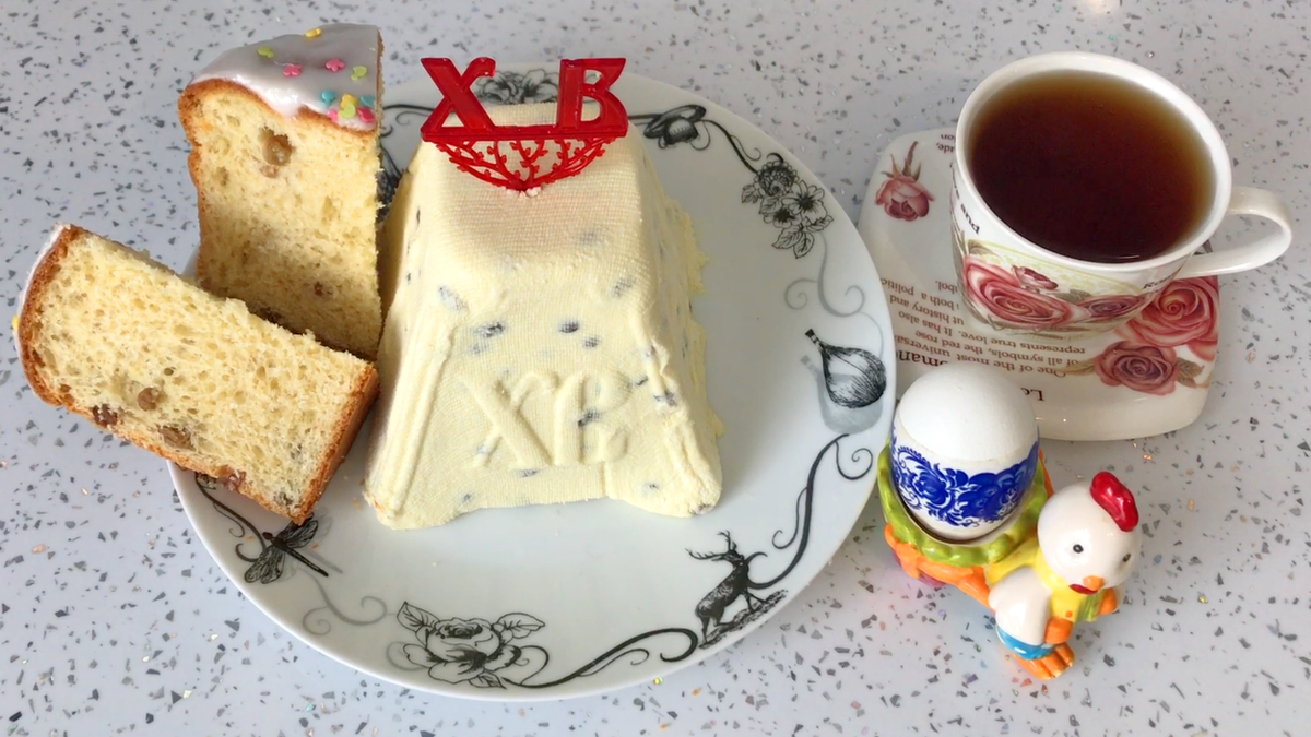 Curd Easter with boiled yolks