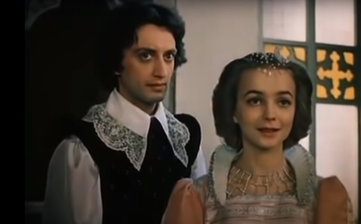 здесь и далее кадры из фильма "Ученик лекаря", СССР, 1983. Автор сценария: Исай Кузнецов. Режиссер-постановщик: Борис Рыцарев. Композитор: Микаэл Таривердиев. Текст песен Вадим Коростылев. 