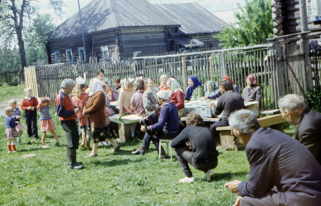 Почему жители деревни. Деревни россии глухомань. Почему жители деревни. Почему жители деревни. Почему жители деревни.