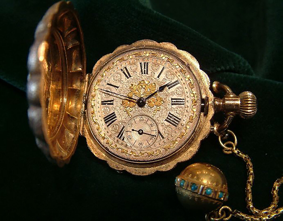 Золотые часы старинные