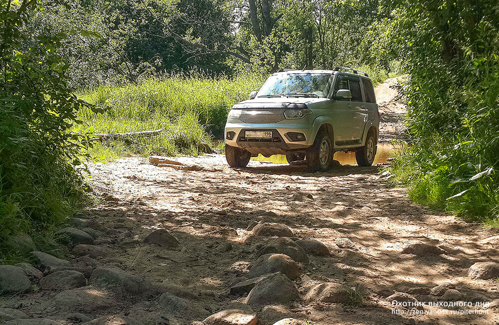 Мой УАЗ Патриот после форсирования Чёрной речке близ урочища Гонтовая Липка.