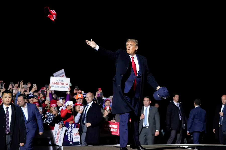 Дональд Трамп в аэропорту 30.09.20