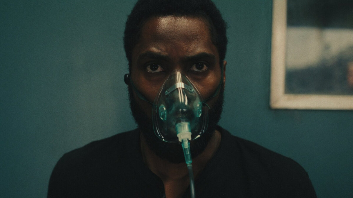 Кадр из фильма (Довод).