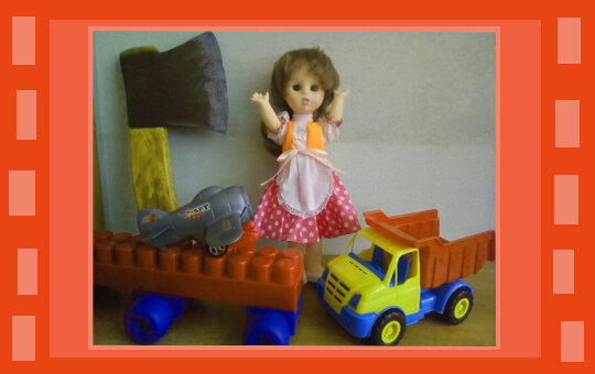 Фото автора. Воспитатель ждет транспорт. Топорик тут оказался случайно. Или нет.