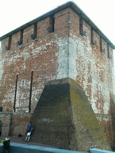  23 октября 2011 г. Здесь внимание будет больше направлено на состояние кладки кремля.-2