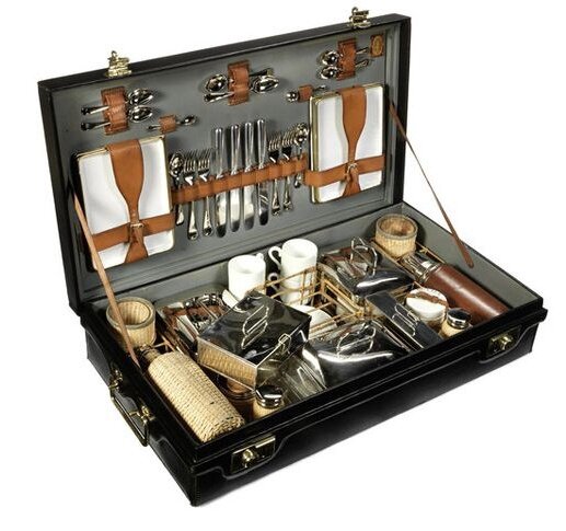 Почему люди любят есть на земле? История пикников и пикниковых наборов