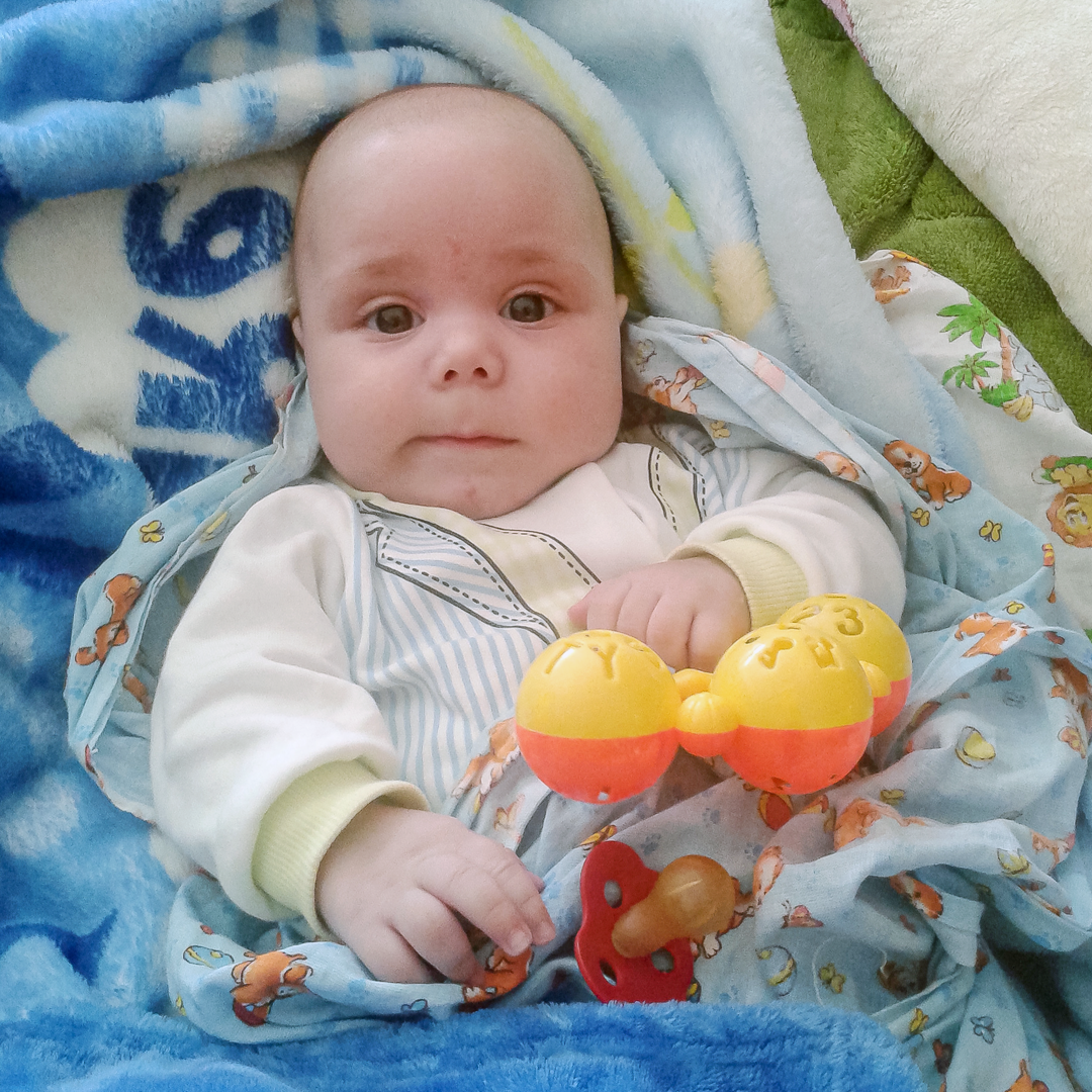 Счастливое детство для Сани | Волонтеры в помощь детям-сиротам | Дзен