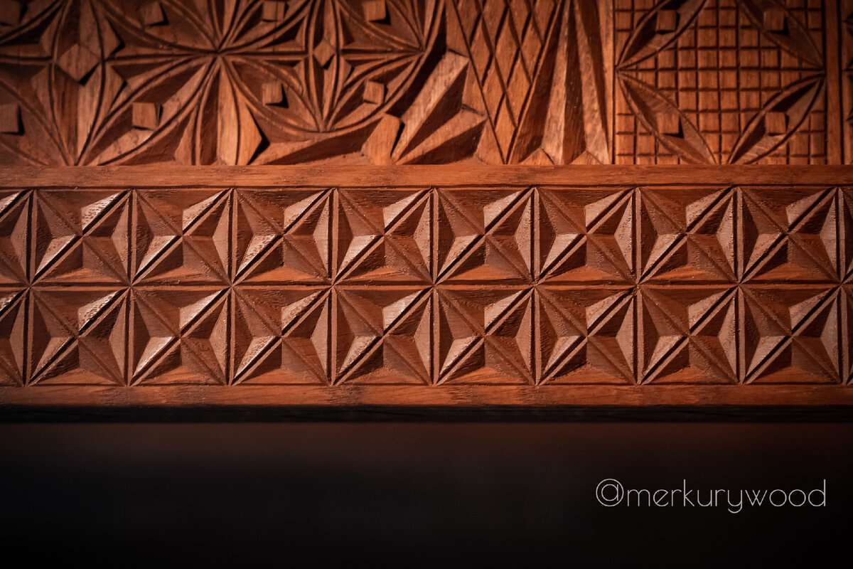 Фрагмент резьбы, выполненной вручную превосходным мастером, резчиком Алексеем Афанасьевым.