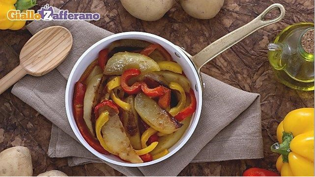 Жареный картофель со сладким перцем