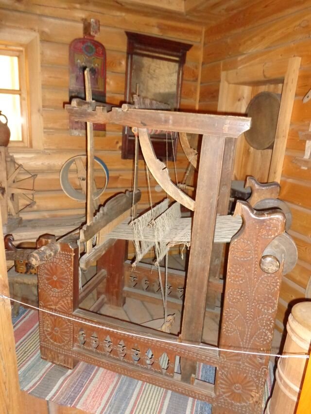 Резной ткацкий станок