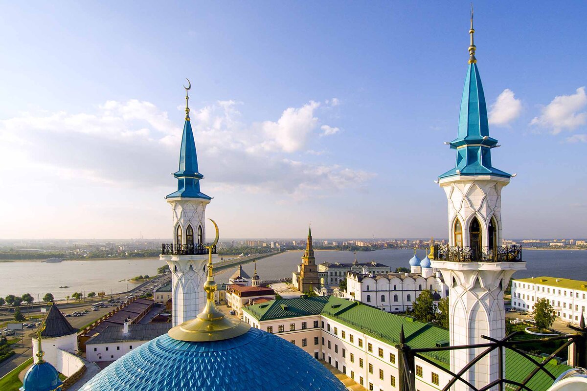 Татарстан казань кремль. Ногая казань. Казанский кремль 2000 год. Городской округ город казань. Река казанка в казани.