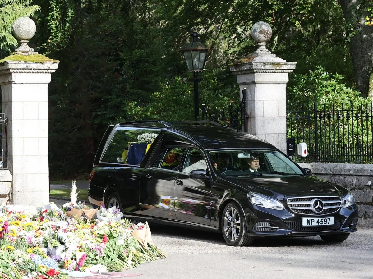 Гроб королевы Елизаветы II отправила в Эдинбург. Фото: GLOBAL LOOK PRESS