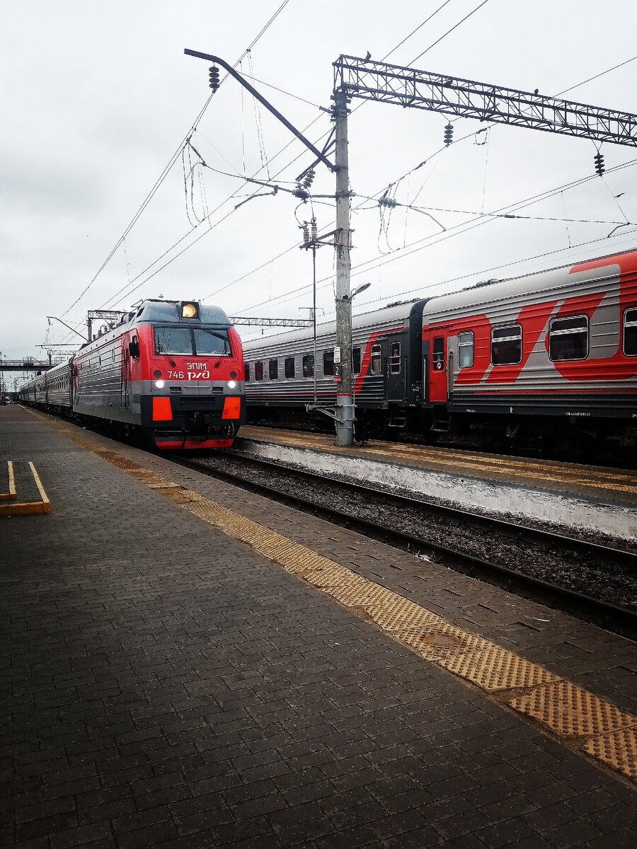 Бег от себя и своих мыслей не спасает....