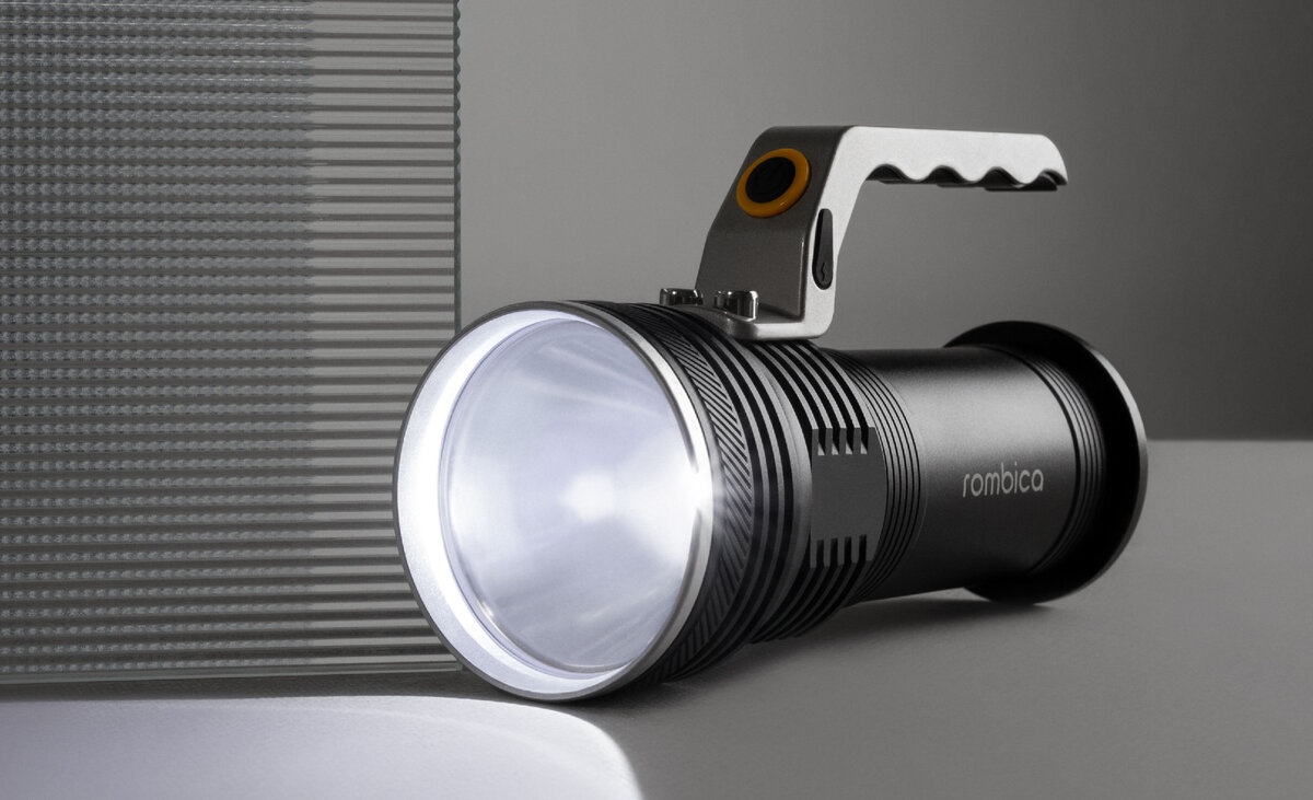 Аккумуляторный фонарь LED Z6