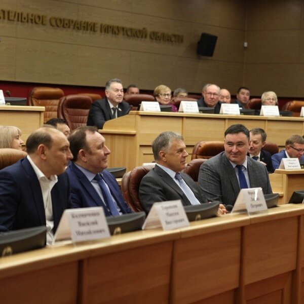 Руслан Болотов единогласно переизбран на должность председателя палаты городских округов Ассоциации муниципальных образований Иркутской области. Впервые на этот пост нынешний мэр Иркутска был избран в 2020 году. Как сообщает пресс-служба мэрии, Руслан Болотов также вошел в состав президиума Совета некоммерческой организации на 2023–2026 годы.