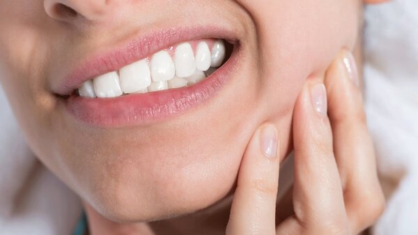 Обязательно ли удалять зуб с кистой или его можно вылечить?
