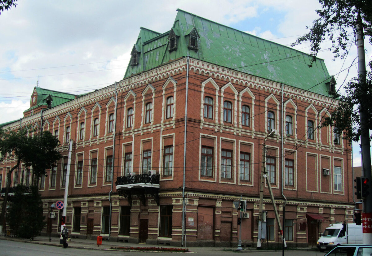 Г уральск дом купцов ванюшиных. Уральск дома. Дом в казахстане. Крыша кз. Дома уральск казахстан.