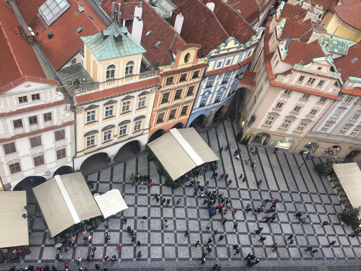 Вид на Староместскую площадь с одноименной ратуши 