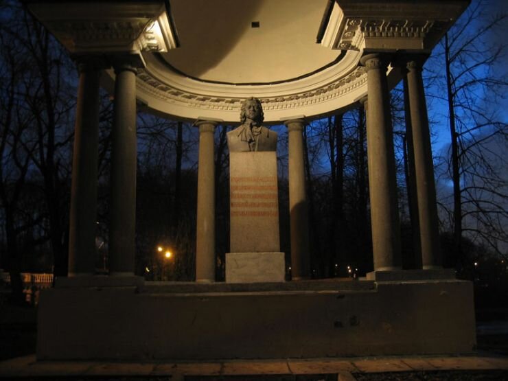 Ротонда Лефортовского парка