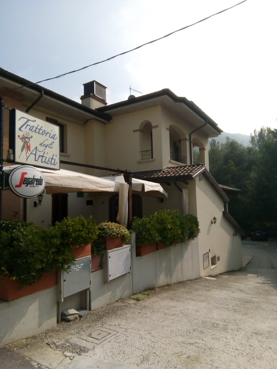 Фото мое. Ресторан "Trattoria degli Artisti".