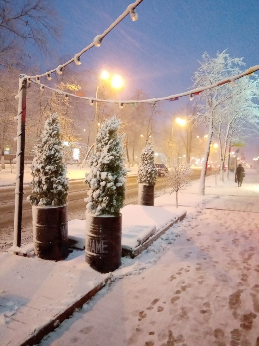 Я шла на работу и сфотографировала это для истории. 31.10.2019