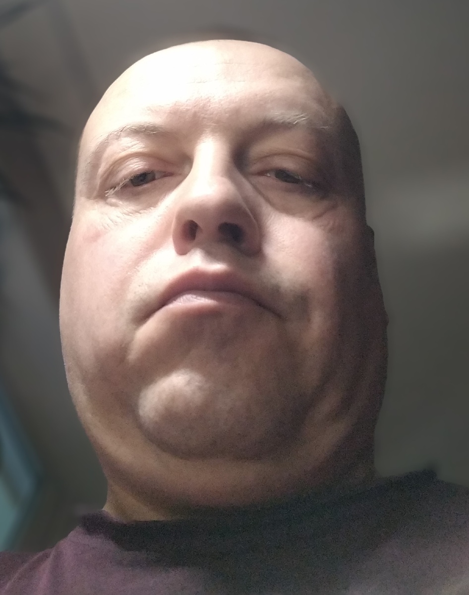 Красавчик, похож на героя популярного мультика