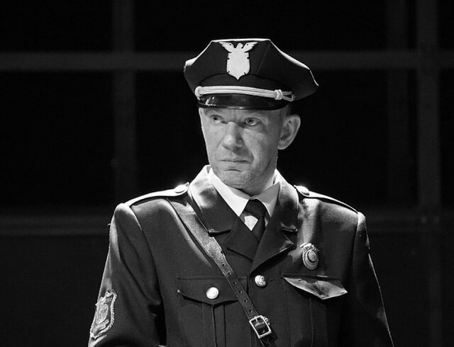 Виталий Жигалкин в роли Хедли