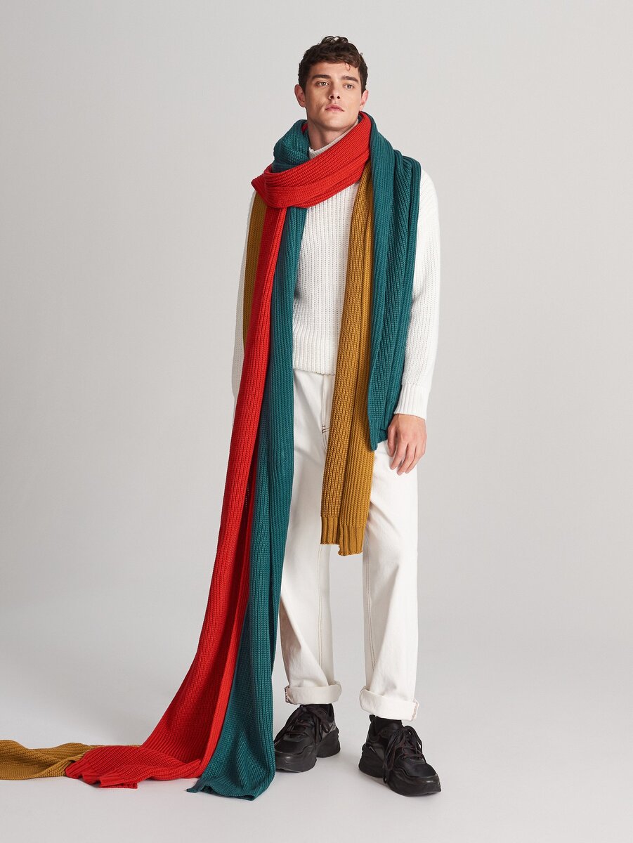 
Шарф Reserved — 1499 ₽