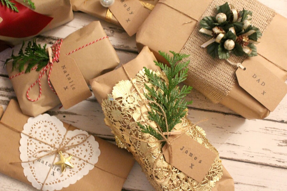 Если вы думаете, как оригинально и красиво оформить подарок для  близких людей – упаковка из крафтовой бумаги – это то, что вам  необходимо.-1-2