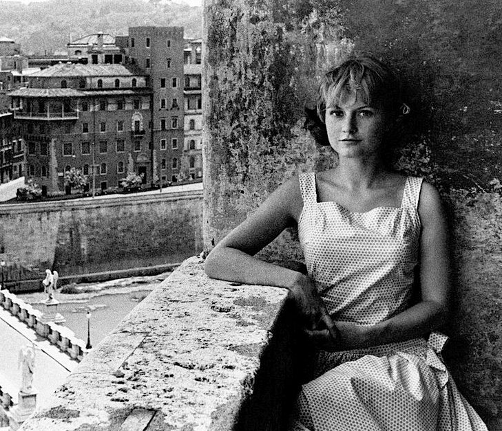 По мнению многих, Мижану подавала большие надежды на успех. Фото: pinterest.com