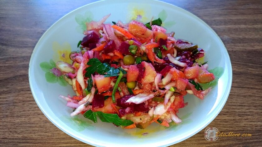 Салат с листьями салата. Салат для сахарных диабетиков. Салат с брокколи. Праздничные салаты для диабетиков 2 типа рецепты. Вкусные салаты для диабетиков.