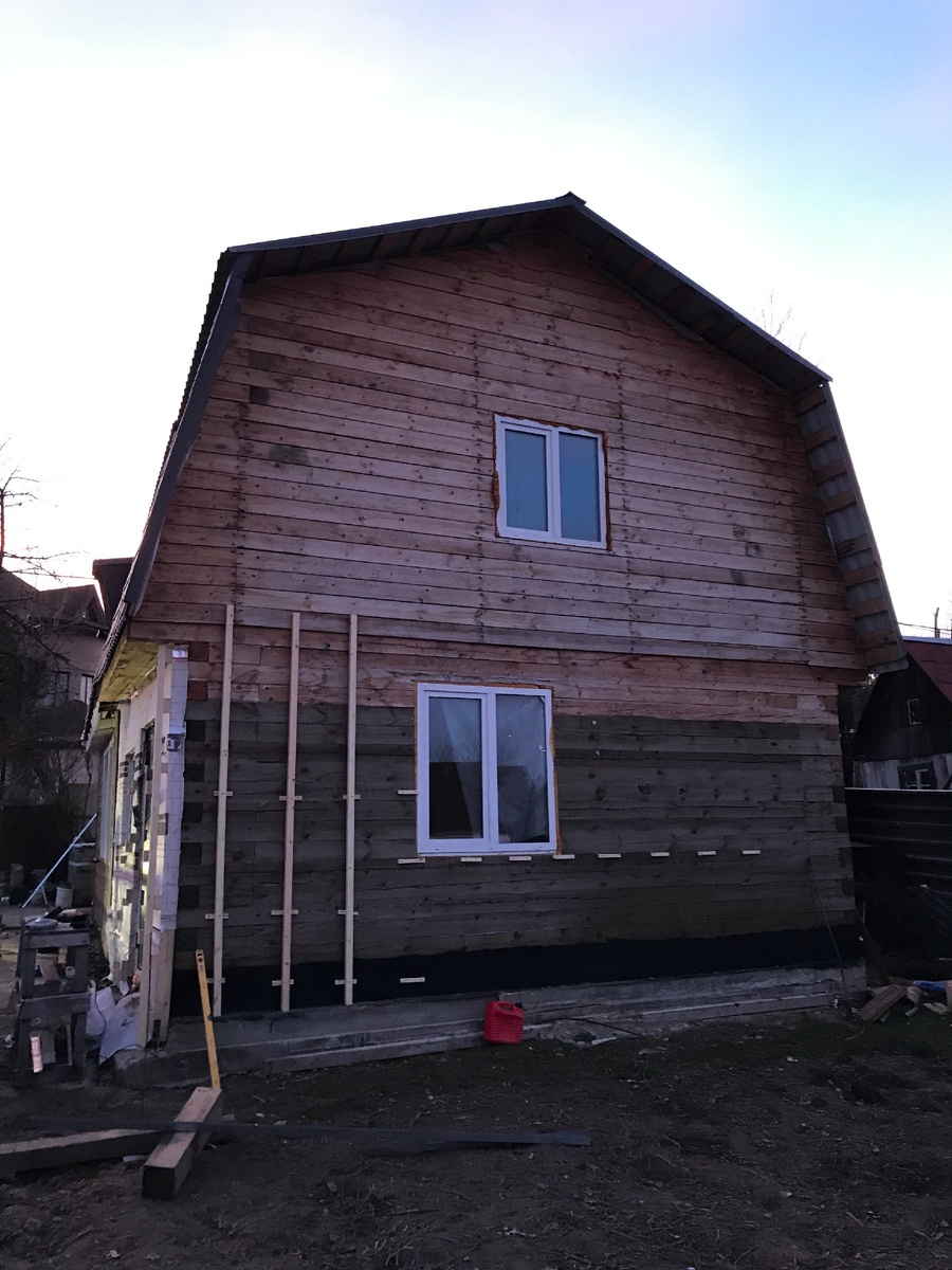 Тут брус законопачен без щелей