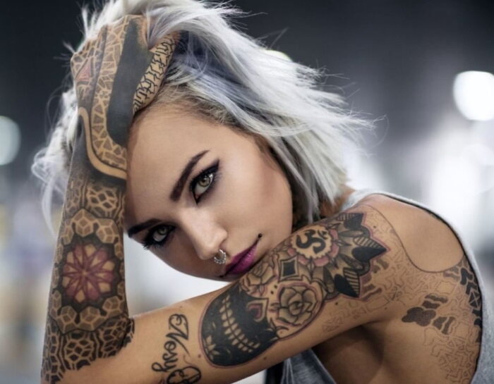 Фелисья Фишбол - модель тату