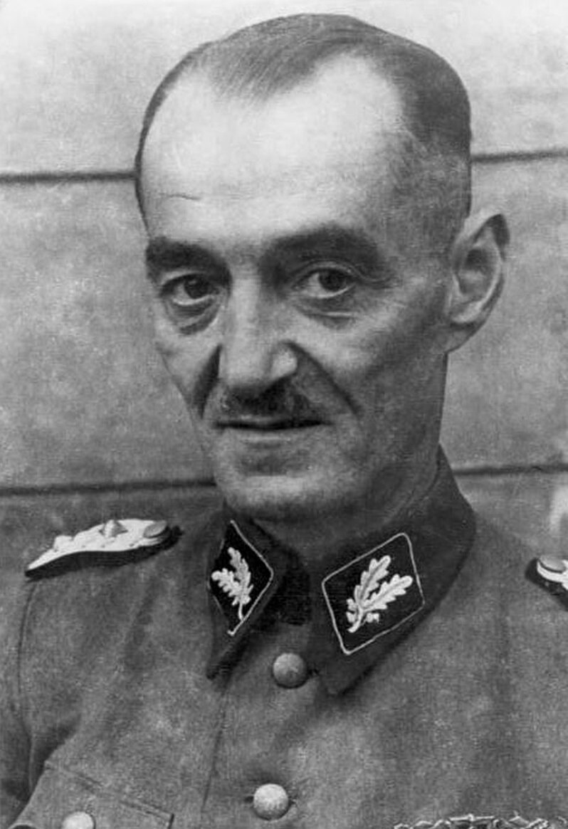 Оскар Пауль Дирлевангер , командующий дивизии Дирливангер, в звании оберфюрера СС, 1944 г.