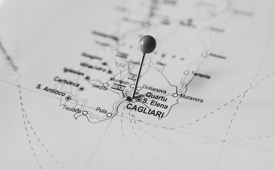 https://cdn.pixabay.com/photo/2017/08/17/07/45/cagliari-2650301_960_720.jpg