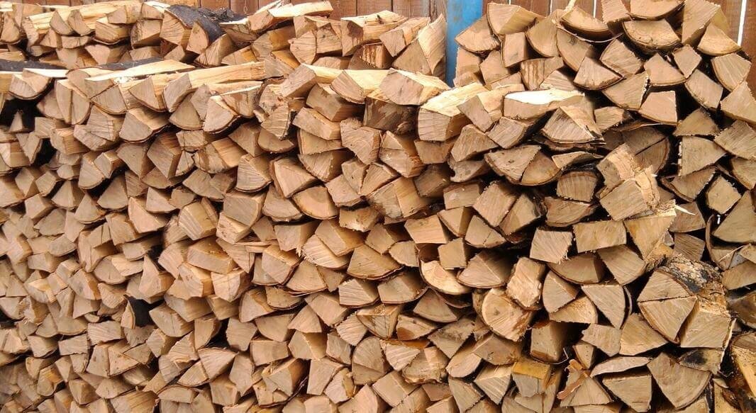 Купить дрова в иркутске с доставкой. Омский дрова. Драваомск. Молдова дрова. Дрова клен.