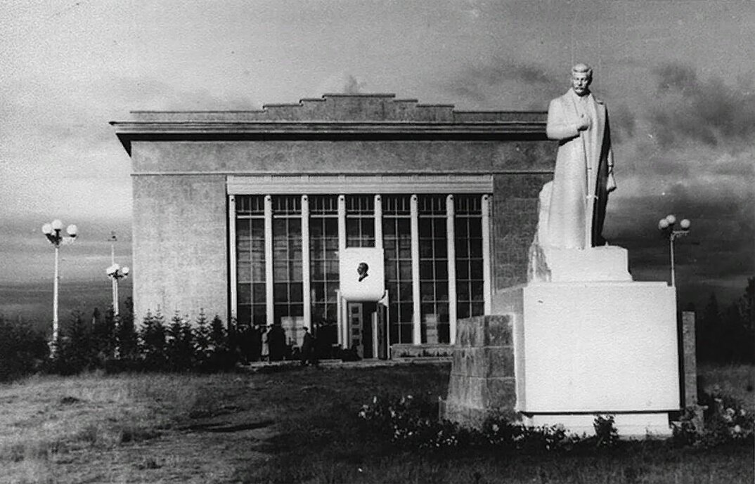 Пантеон и памятник И. В. Сталину были гордостью Красноярского края