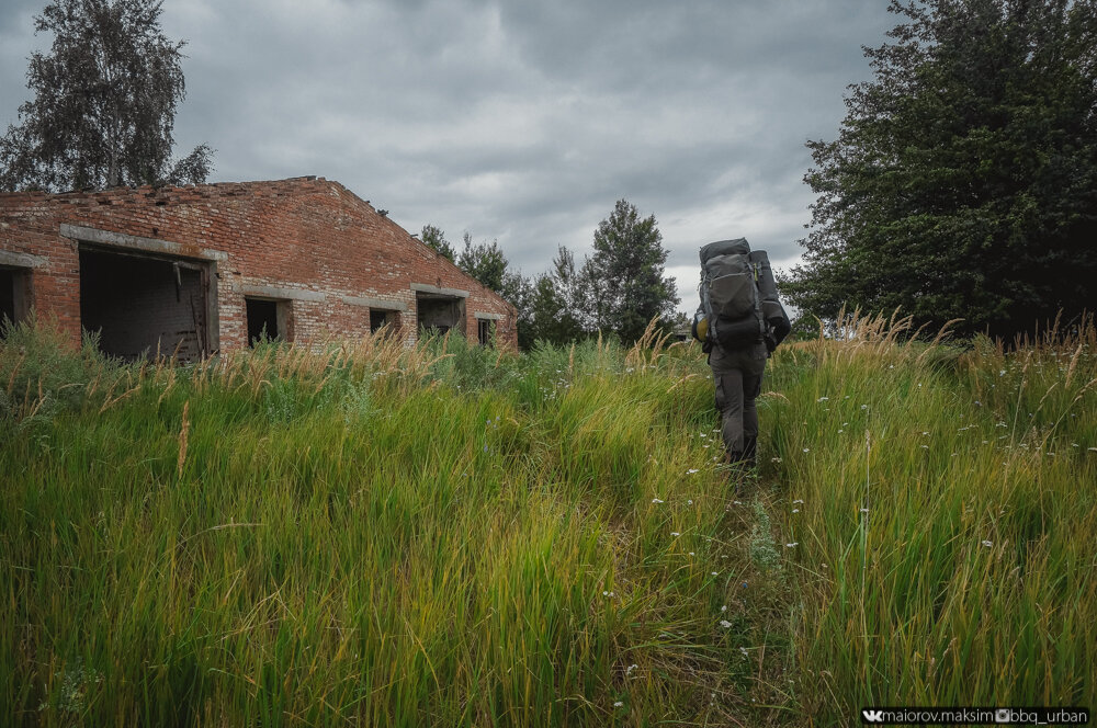 Прогулялся по колхозу в Чернобыльской зоне отчуждения! Нашел зерноток из «сталкера»