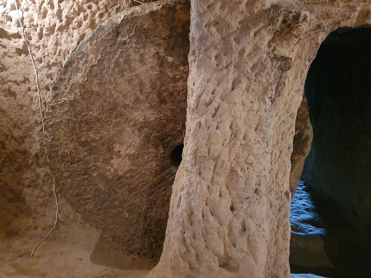 Вход в анфиладу пещер 