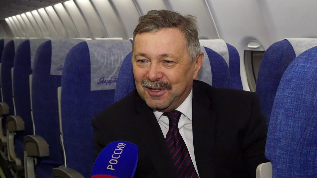 Директор авиакомпании. Директор авиакомпании. Генеральный директор с7 авиакомпания. Скуратов уральские авиалинии. Директор авиакомпании.