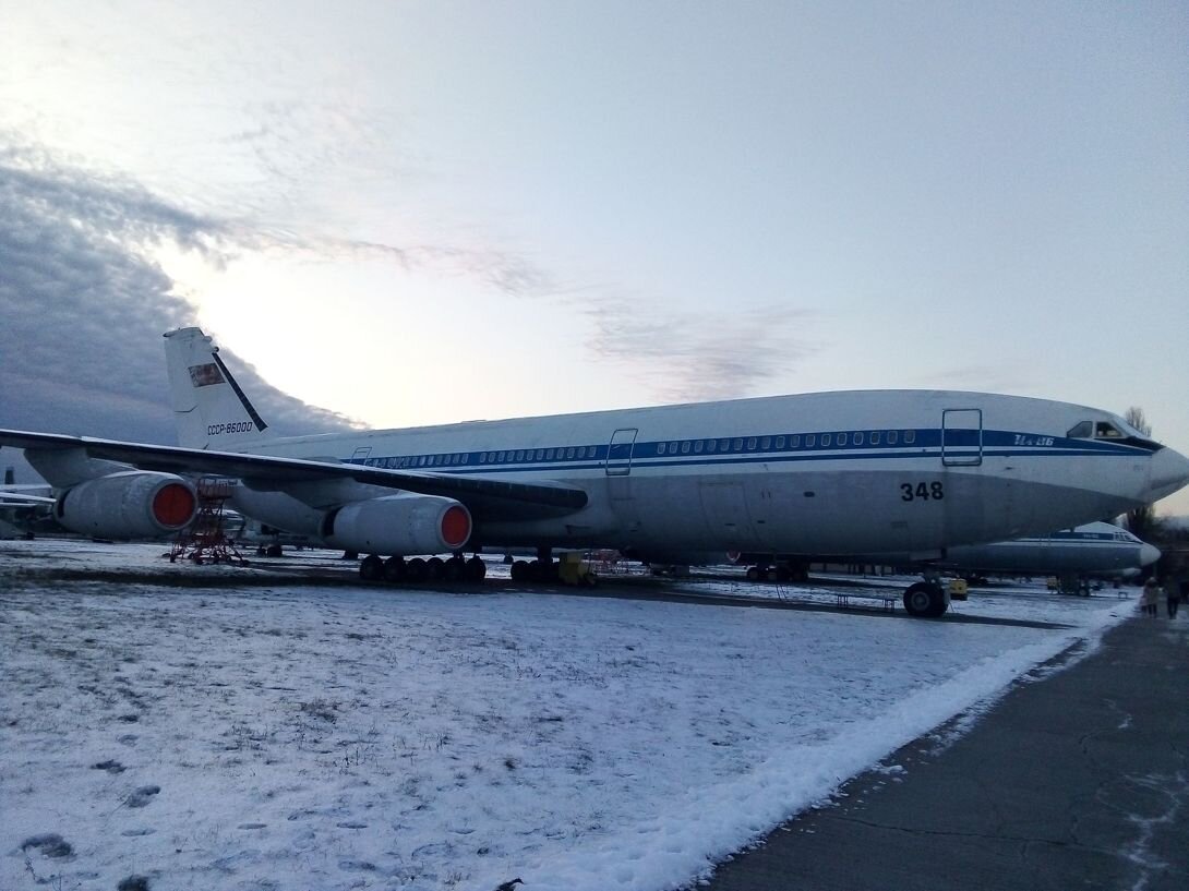 Ил-86, стоящий в Музее авиации Украины (Жуляны).