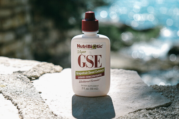 В состав входит экстракт семян грейпфрута и растительный глицерин