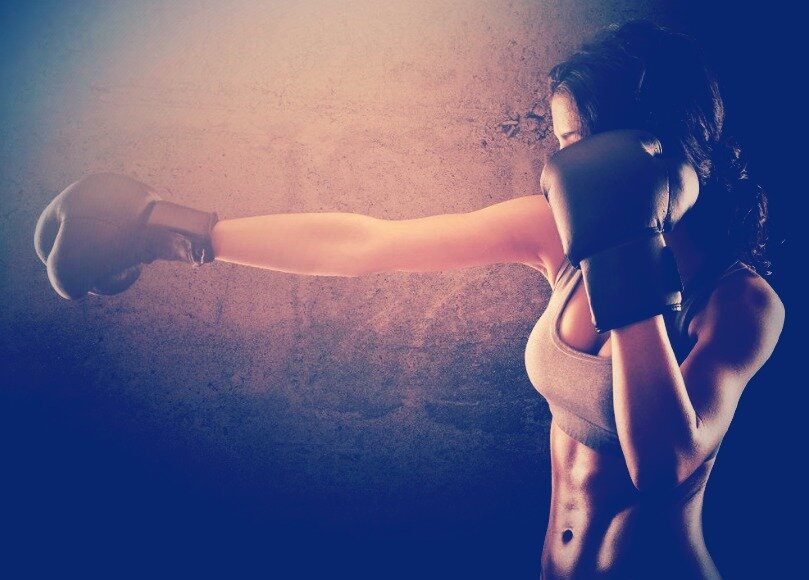 Женщины неосознанно бьют по самооценке мужчины, и при этом свято уверены, что они своего мужчину уважают. 