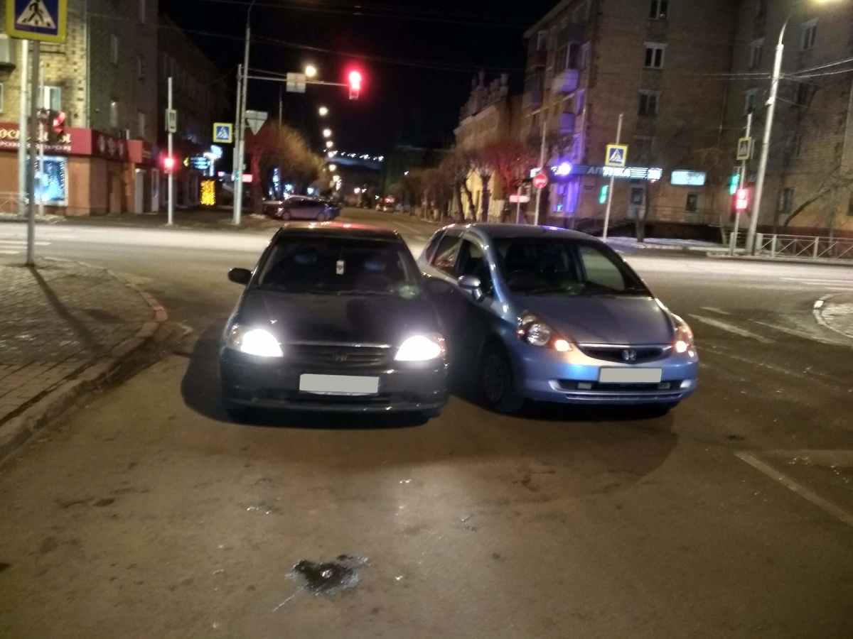 ДТП. Honda Civic vs Honda Fit.