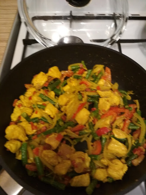 Блюдо получается ярким как по вкусу, так и по цвету